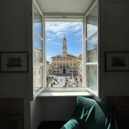 Fronte Piazza -ivrea- איבראה
