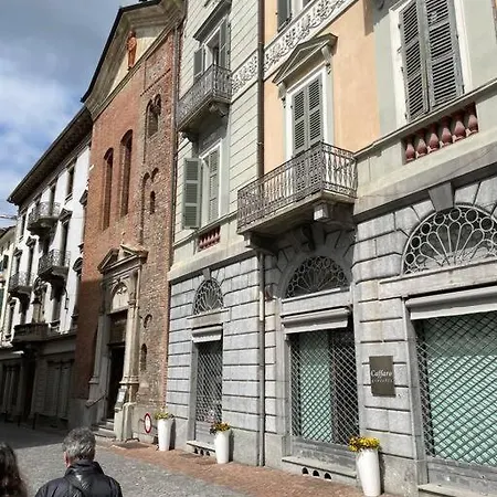 Fronte Piazza -ivrea- Appartement Ivrée