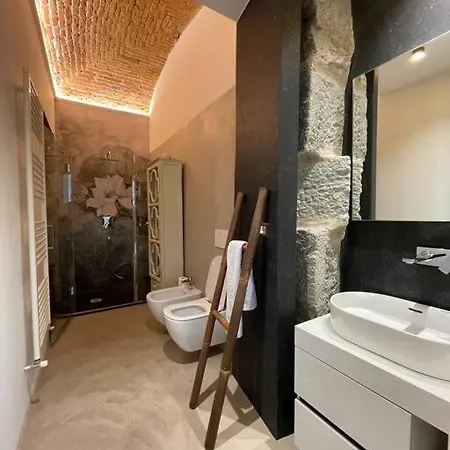 דירה Fronte Piazza -ivrea-